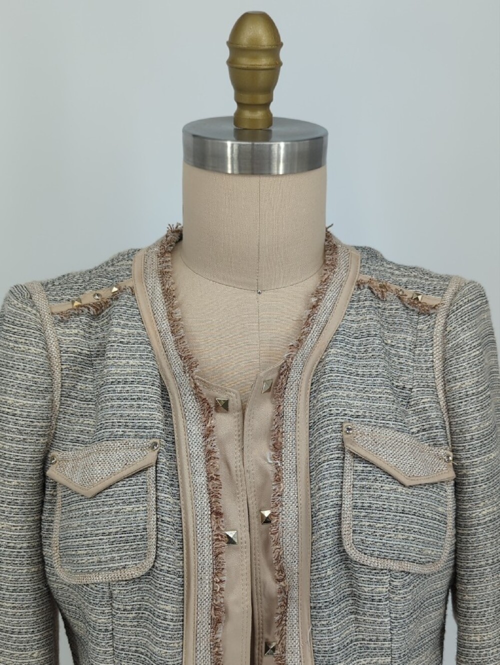 00398 WHBM Tweed Fringe Pocket Jacket Cream Blue size 14 preppy Business casual - Picture 3 of 9